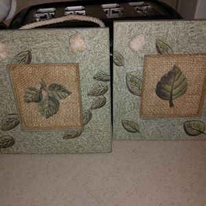 Green leaf plaques